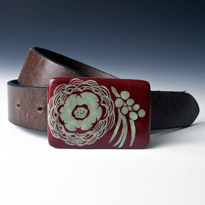 Kiku Buckle