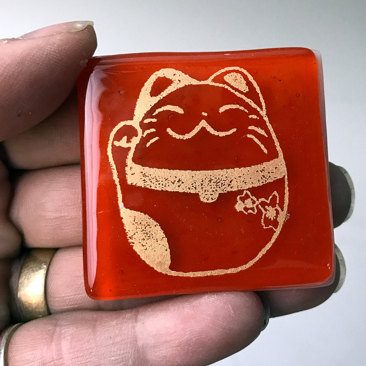 Maneki Neko "Lucky Cat" Fused Glass 1.75" Magnet