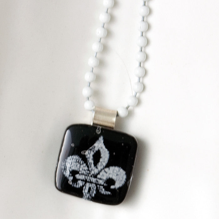 Fleur-de-lis Mini Necklace